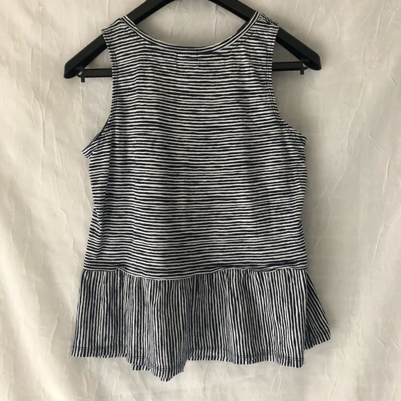 ✨EUC- Old Navy Women’s Top Size Med - Picture 2 of 5